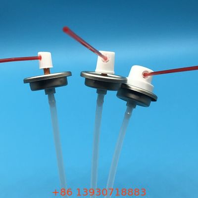 Aerozolowy środek do czyszczenia gaźników obsługuje szybkie linie napełniania aerozolem