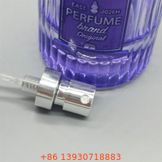 Perfumowa pompa do luksusowych marek zapachowych z delikatną mgłą i elegancką metalową wykończeniem