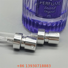 Elegantna pompa perfum do kolekcji zapachów z klasyczną estetyką i płynną obsługą