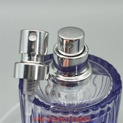 Minimalistyczny atomizer do perfum dla nowoczesnych zapachów unisex o stonowanym designie i łatwej obsłudze