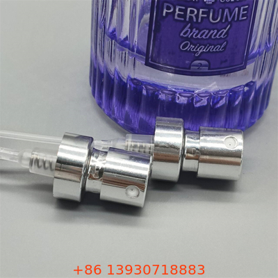 Elegantna pompa perfum do kolekcji zapachów z klasyczną estetyką i płynną obsługą