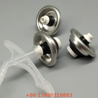 Wszechstronny i stabilny termicznie zawór do natrysku pianki PU do prac budowlanych w każdym sezonie, o niezawodnej wydajności w warunkach zimowych.