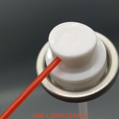 Zawór natryskowy WD-40 przeznaczony do napraw samochodowych i konserwacji maszyn